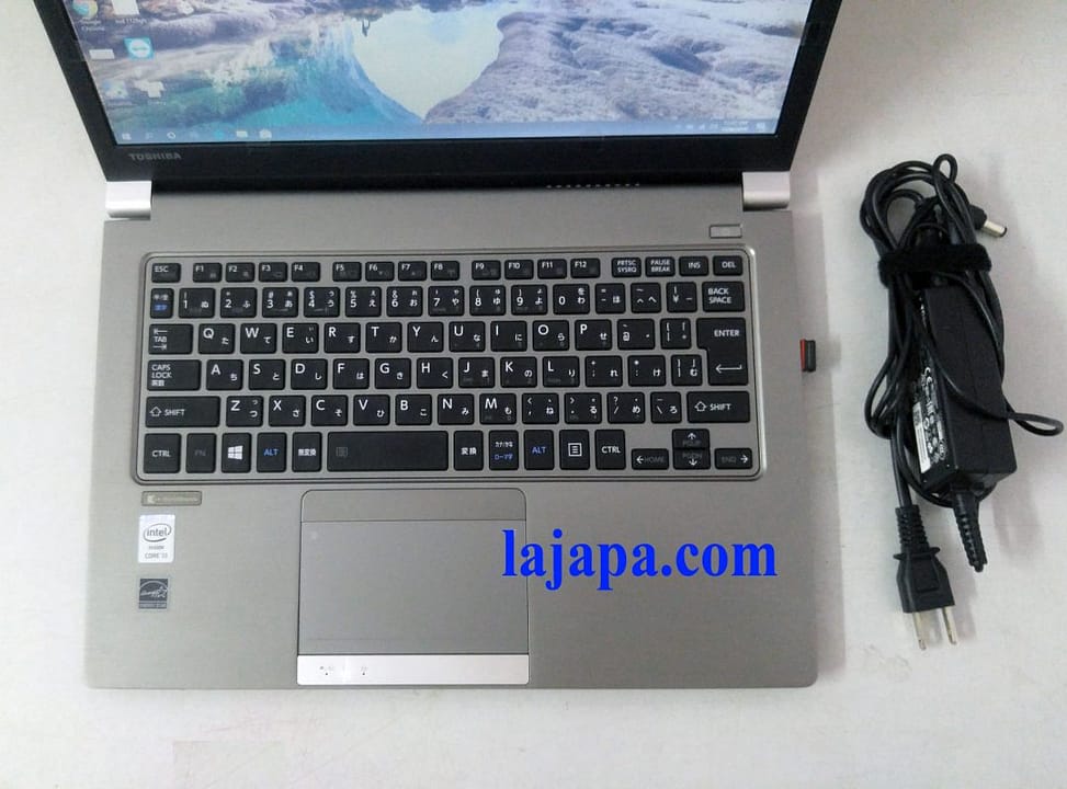 Toshiba dynabook R63/P Core i3 5005U Ram 4ghz SSD 128Gh